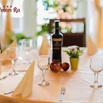 Family Hotel Amon Ra فندق 3*