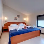 فندق Family Hotel Amon Ra سوزوبول