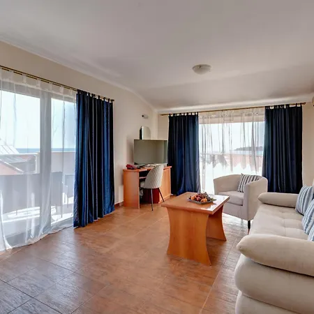 Hotel семеен амон ра 3*