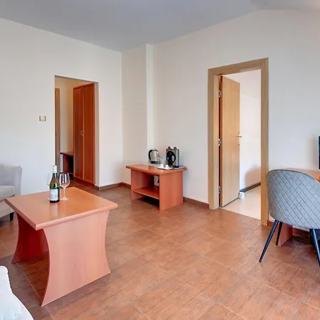 семеен амон ра Отель Созополь