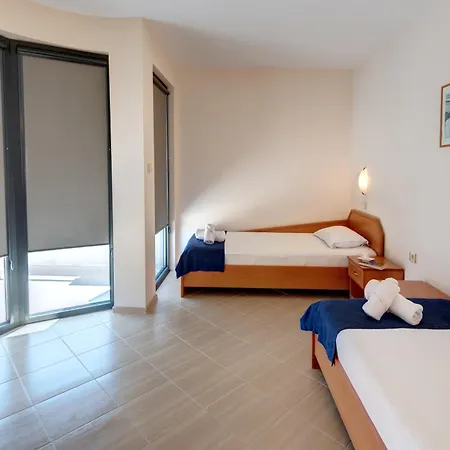 Отель семеен амон ра Созополь