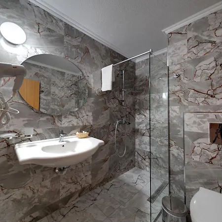 Hotel семеен амон ра 3*