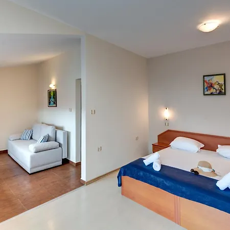 семеен амон ра 3*