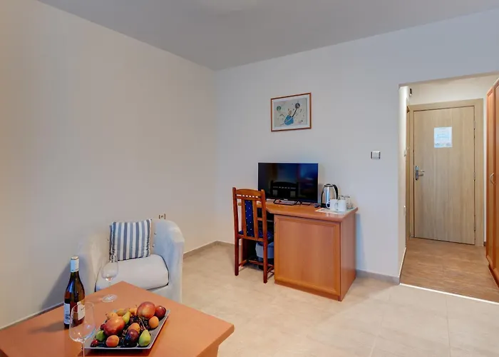 семеен амон ра 3*