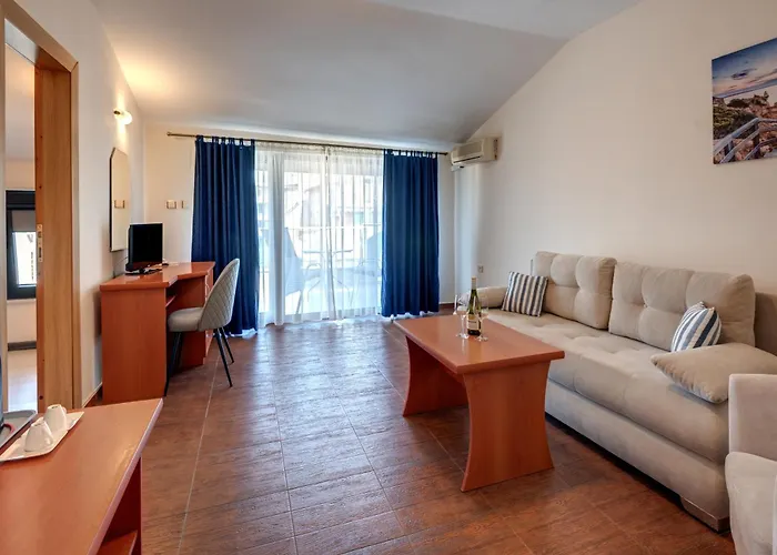 семеен амон ра Hotell 3*