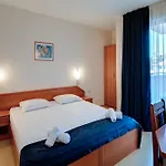 فندق Family Hotel Amon Ra 3*