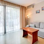 Family Hotel Amon Ra فندق سوزوبول