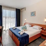Family Hotel Amon Ra فندق