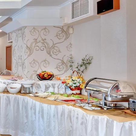 Family Hotel Amon Ra 3*