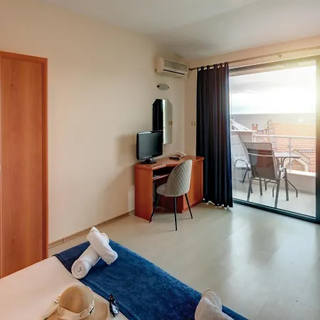 فندق Family Hotel Amon Ra سوزوبول