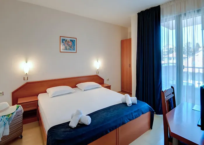 מלון семеен амон ра 3*