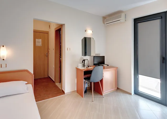 מלון семеен амон ра