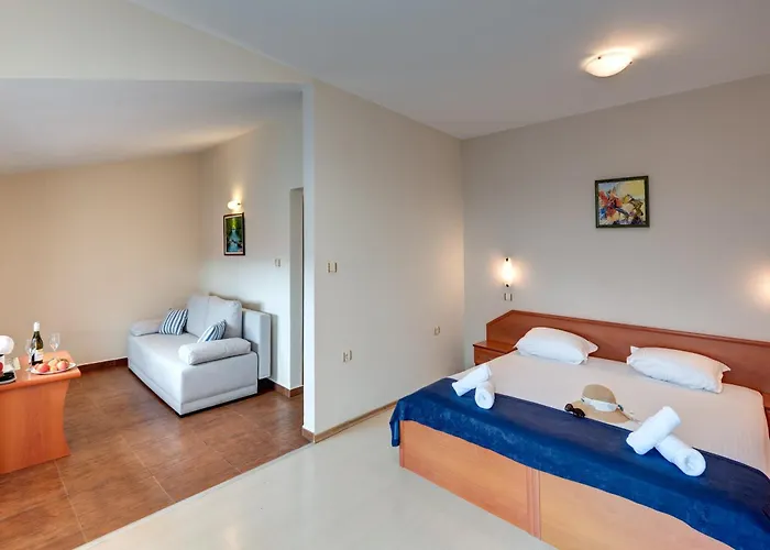 семеен амон ра 3*